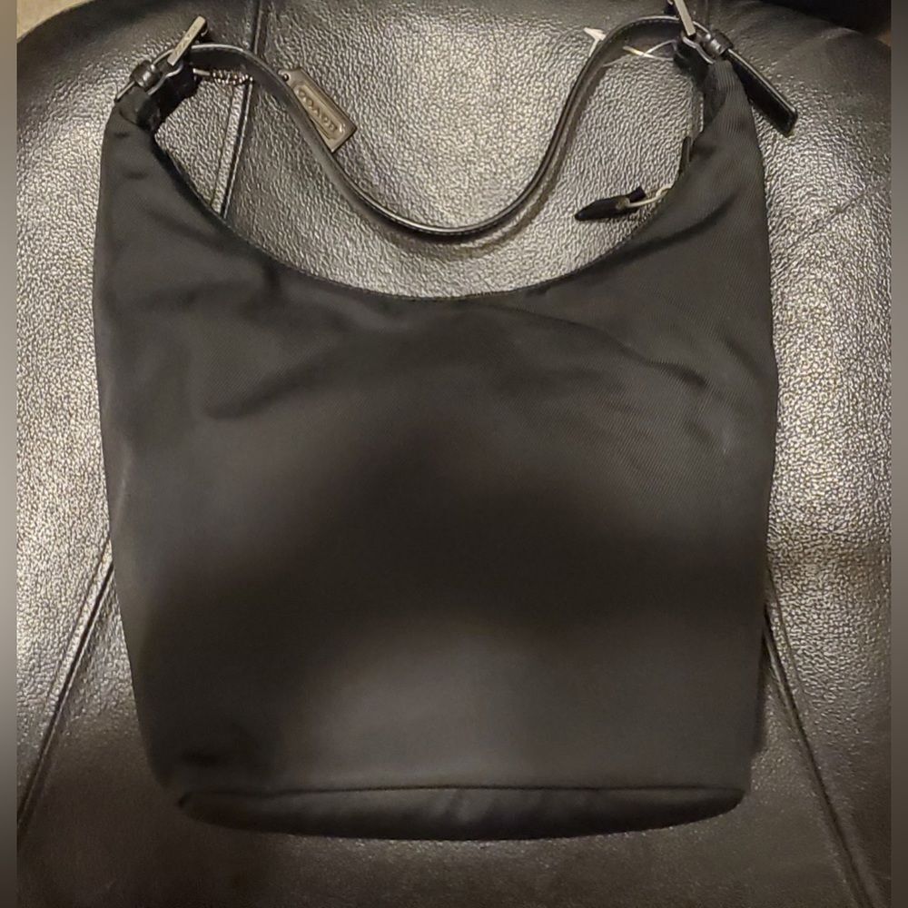 Authentic Women’s Coach hobo shoulder bag, NWT